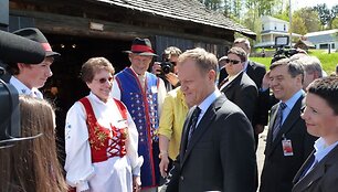 Lenkijos premjeras Donaldas Tuskas Kanadoje, Wilno miestelyje