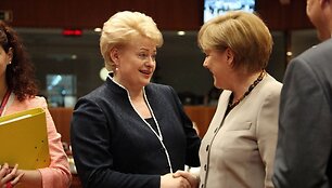 Dalia Grybauskaitė ir Angela Merkel Europos Vadovų Tarybos susitikime Briuselyj
