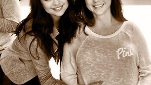 Selena Gomez su mama Mandy