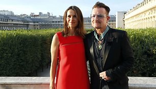 Bono ir Prancūzijos kultūros ministrė Aurelie Filippetti