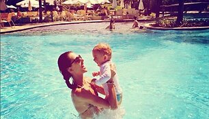 Alessandra Ambrosio su sūnumi Noah