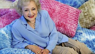 Betty White &scaron;venčia 92-ąjį gimtadienį
