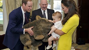 Princas Williamas ir Kembridžo hercogienė Catherine su sūnumi George'u