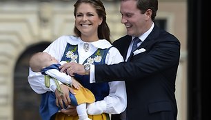 Švedijos princesė Madeleine ir Christopheris O'Neillas su dukra princese Leonore