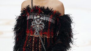 Kendall Jenner &bdquo;Chanel&ldquo; kolekcijos pristatyme