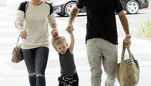 Hilary Duff ir Mike'as Comrie su sūnumi Luca