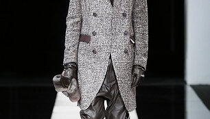 &bdquo;Giorgio Armani&ldquo; kolekcijos modelis