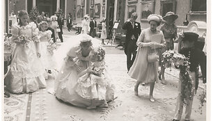 Princesė Diana ir karalienė Elizabeth II Bakingamo rūmuose (1981 m.)
