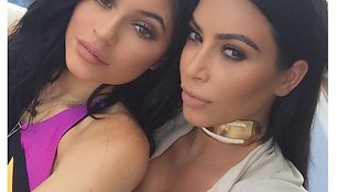 Kylie Jenner ir Kim Kardashian