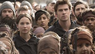 Jennifer Lawrence ir Liamas Hemsworthas filme „Bado žaidynės: Strazdas Giesmininkas. 2 dalis“