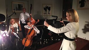 Monika Linkytė su styginių kvintetu