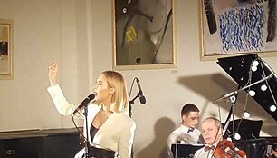Monika Linkytė su styginių kvintetu