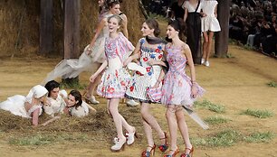 &bdquo;Chanel&ldquo; 2010-ųjų pavasario/vasaros kolekcijos pristatymas (2009 m.)