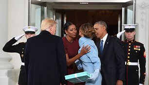 Donaldas Trumpas, Michelle Obama, Melania Trump ir Barackas Obama