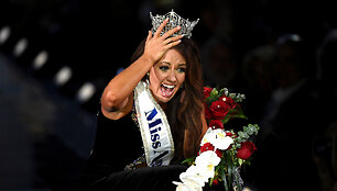 &bdquo;Mis Amerikos&ldquo; nugalėtoja Cara Mund