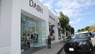 Ginkluota moteris įsiveržė į Kardashianų klanui priklausančią DASH parduotuvę