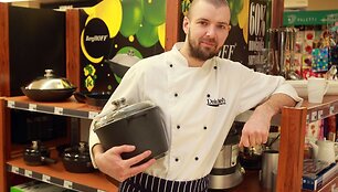 &bdquo;Renkantis keptuvę ar puodą svarbiausia &ndash; kokybi&scaron;kos medžiagos ir tinkamas svoris&ldquo;, &ndash; sako Linas Samėnas