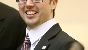 Studentas vicemeras V.Mačiulis tvirtino nesivelsiąs į politikos veteranų intrigas. 