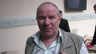 K.Mikėnas mano, kad K.Mazurkevičiui metami kaltinimai turi politinę potekstę.  