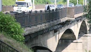 I&scaron; pagrindų atnaujinti Panemunės tiltą siūlo latviai.