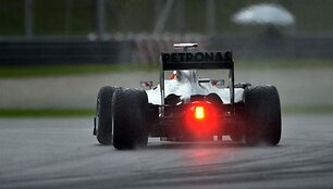 Lietus 2010 m. F-1 Malaizijos GP lenktynėse