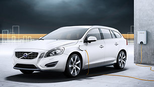 Hibridinis „Volvo V60“