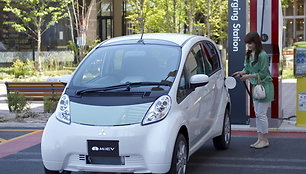 „Mitsubishi“ įrengs 250 elektromobilių įkrovimo stotelių Estijoje