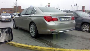 BMW Klaipėdoje prie prekybos centro