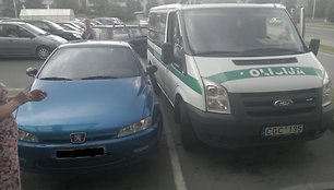 Policijos mikroautobuso užstatytas „Peugeot“ 