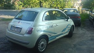 „Meganet“ paženklintas „Fiat 500“