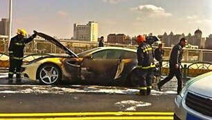 Sudegęs &bdquo;Ferrari FF&ldquo;