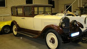 „Packard 333 Limousine“ (1925 m.)