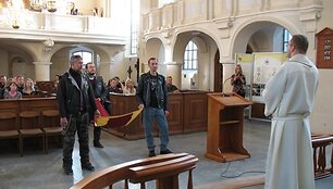 Vilniaus evangelikų liuteronų bažnyčioje palaiminta Lietuvos motociklistų klubo vėliava