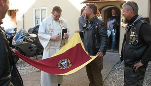 Vilniaus evangelikų liuteronų bažnyčioje palaiminta Lietuvos motociklistų klubo vėliava