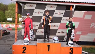 Kajus Samsonas ant auk&scaron;čiausio podiumo laiptelio