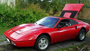 &bdquo;Pontiac Fiero GT&ldquo;, apsimetantis &bdquo;Ferrari 328&ldquo;