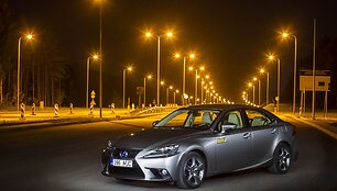 Trečiosios kartos &bdquo;Lexus IS&ldquo;