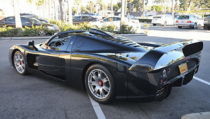 Vienintelis pasaulyje juodas &bdquo;Maserati MC12&ldquo;