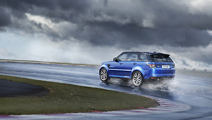 Galingiausias istorijoje „Land Rover“: „Range Rover Sport SVR“