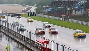 &bdquo;Volkswagen Castrol Cup&ldquo; lenktynės Brno trasoje Čekijoje