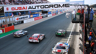 &bdquo;R8 Motorsport&ldquo; komanda Dubajaus 24 val. lenktynėse