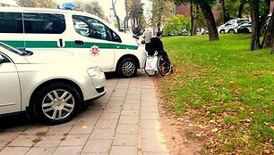 Plinta kaip virusas \"Kur stovi policija\".
