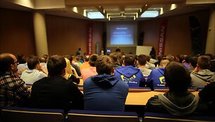 Benedikto Vanago paskaita &bdquo;Wolf School&ldquo; lenktynininkų akademijoje