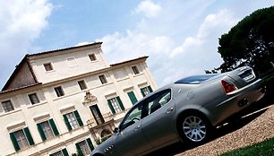 „Maserati Quattroporte“ (2004 m.)