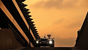&bdquo;Porsche&ldquo; komandos bandymai Abu Dabyje