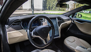 Vilniečio Tomo &bdquo;Tesla Model S&ldquo;