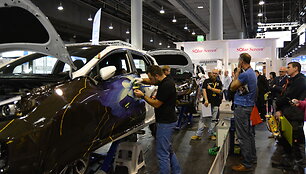Europos čempionate automobilį kokybi&scaron;kai apklijuoti tenka per trumpą laiką
