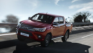 A&scaron;tuntos kartos &bdquo;Toyota Hilux&ldquo;