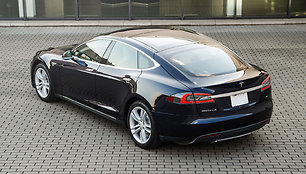 „Tesla Model S 85“