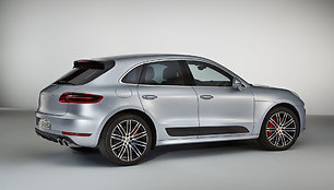 „Porsche Macan Turbo“ su „Performance Package“ 